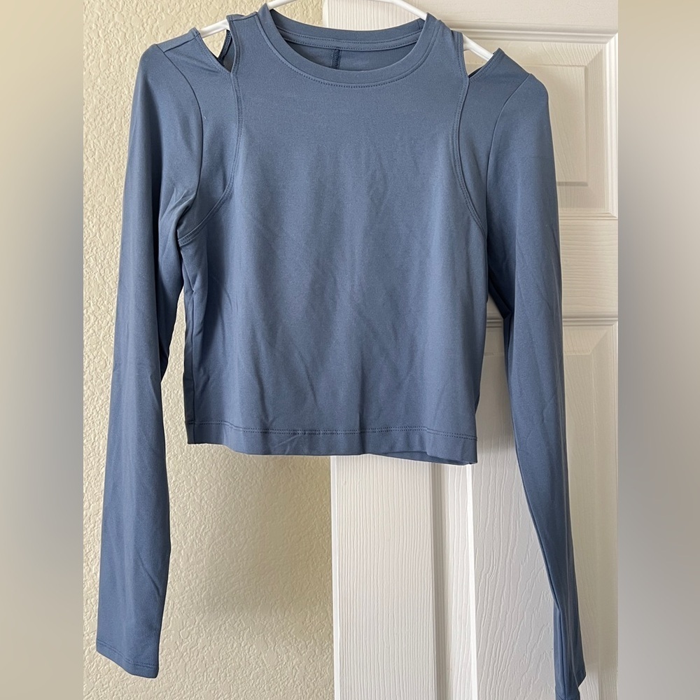All in motion cropped long sleeve top